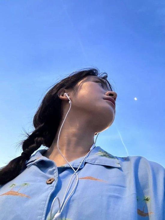 很羡慕	，沈月的松弛感  第7张