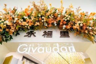 国货香水大战白热化：仿香、比价、下沉