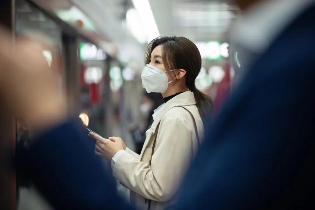 新冠再来袭专家提醒：当前正处于小波峰  第1张